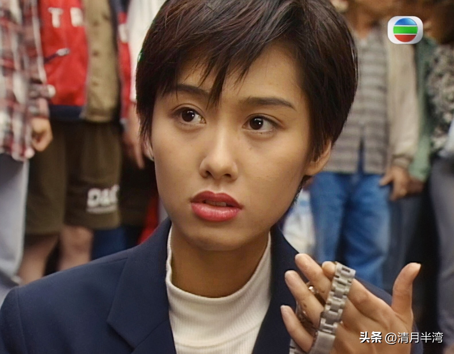 短发 女明星 生_港风女星短发代表_港圈女星短发造型