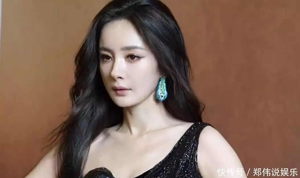 女明星撑伞_杨幂商业版图_杨幂演技反转